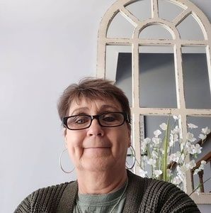 Meet your Posher, Connie